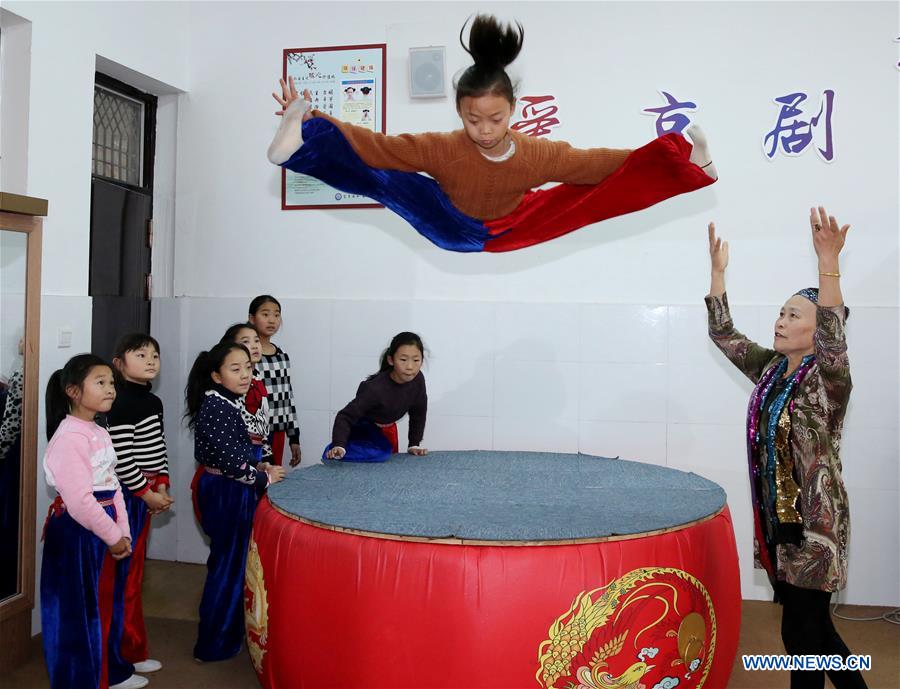 #CHINA-JIANGSU-PEKING OPERA-ELEMENTARY SCHOOL(CN)