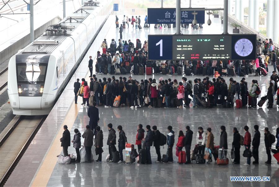 (MOMENTS FOREVER)(FESTIVECHINA)CHINA-SPRING FESTIVAL-RETURNING HOME (CN)