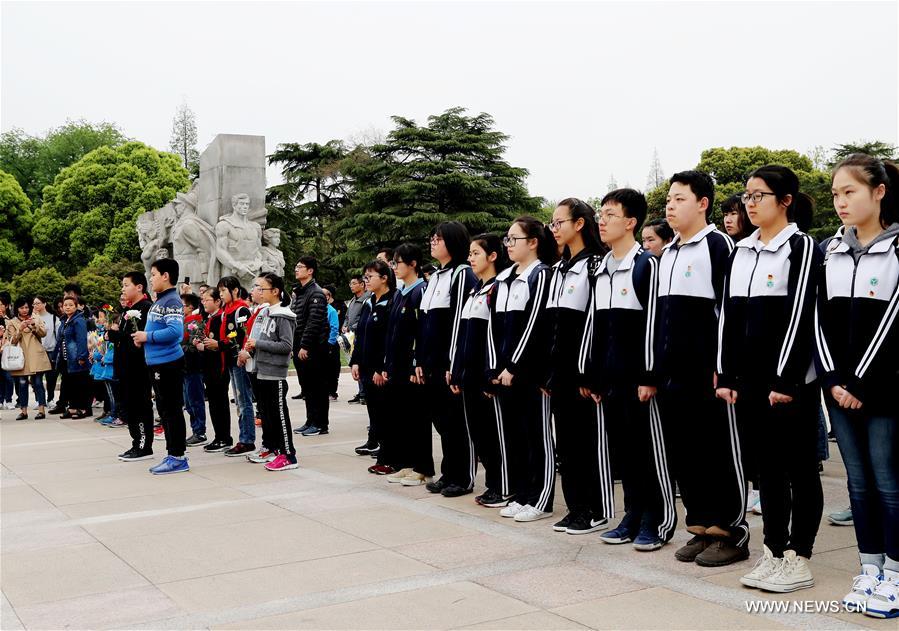 CHINA-QINGMING FESTIVAL-MOURNING (CN)