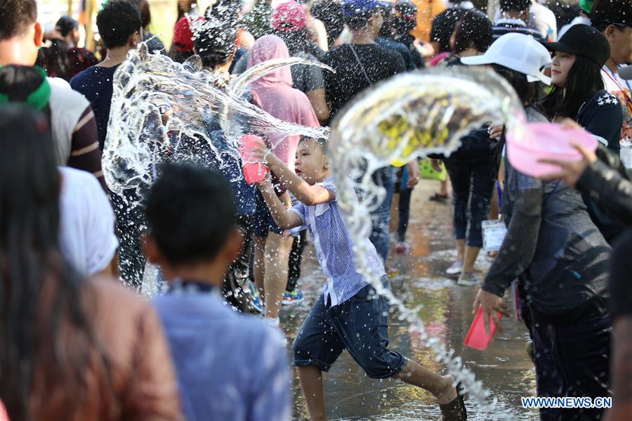 MYANMAR-YANGON-TRADITIONAL WATER FESTIVAL