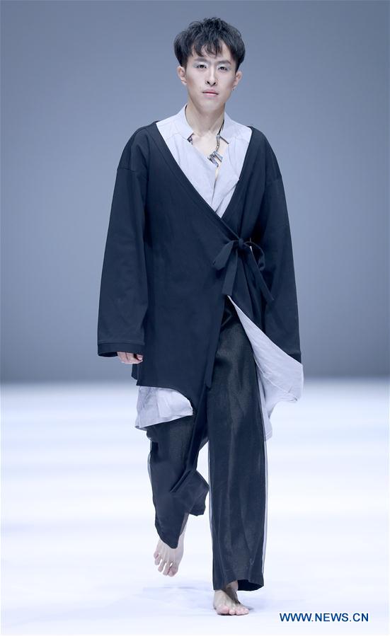 CHINA-BEIJING-GRADUATE FASHION WEEK (CN)