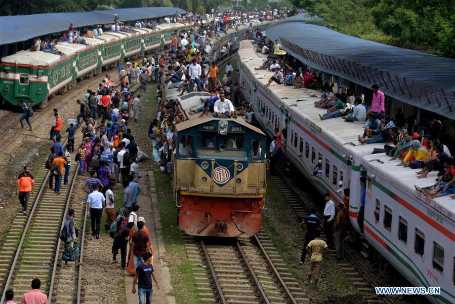 BANGLADESH-DHAKA-EID AL-FITR-TRAVELLERS