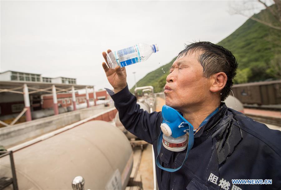 CHINA-JILIN-RAILWAY-MAINTENANCE-WORKER-HEAT (CN)