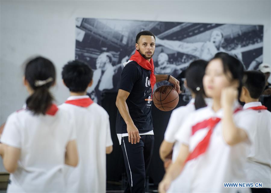 (SP)CHINA-WUHAN-BASKETBALL-NBA-STEPHEN CURRY (CN)