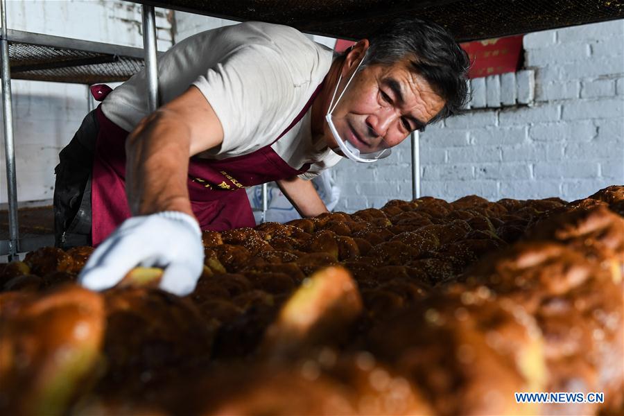 CHINA-INNER MONGOLIA-MOONCAKE-MAKING (CN)