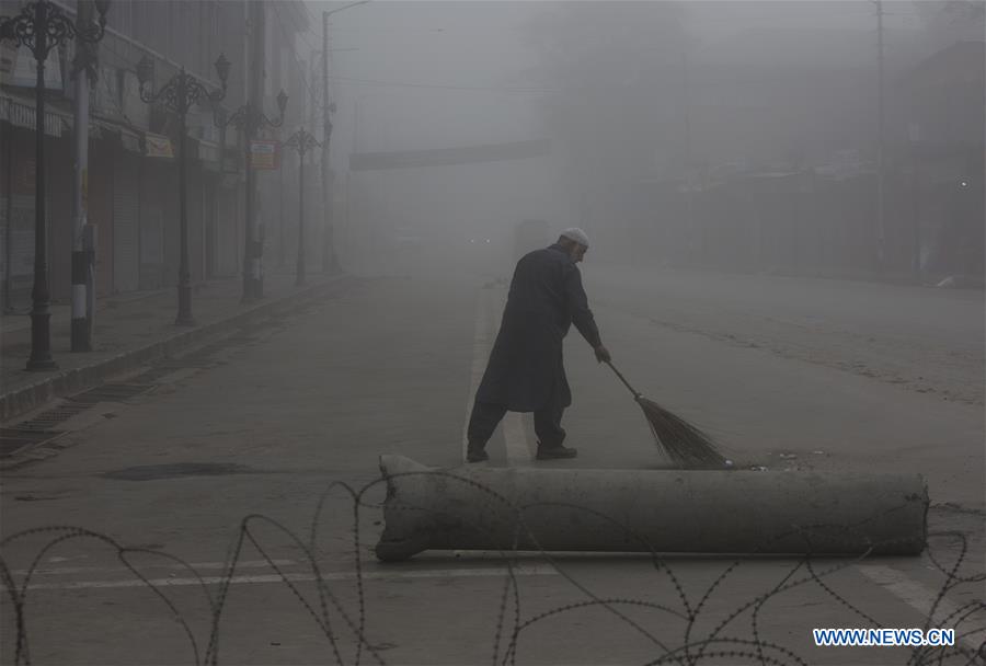 INDIA-CONTROLLED KASHMIR-SRINAGAR-WEATHER-FOG