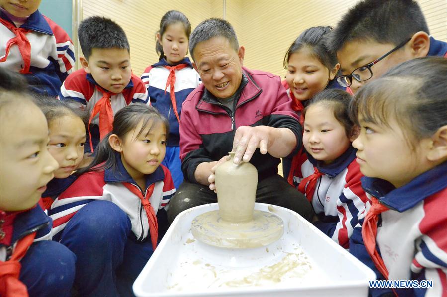 CHINA-HEBEI-SCHOOL-EDUCATION-POTTERY (CN)