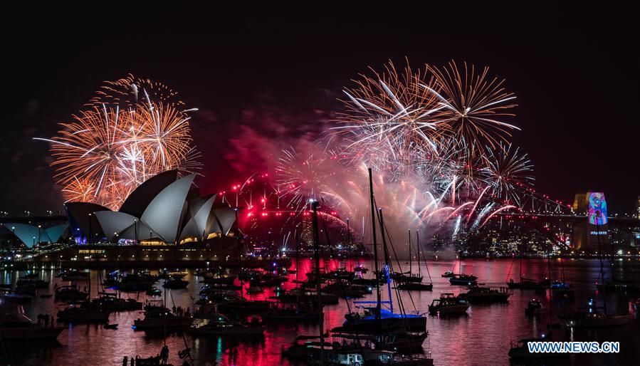 Xinhua Headlines: With varied fireworks and shared wishes, world expecting a better new year