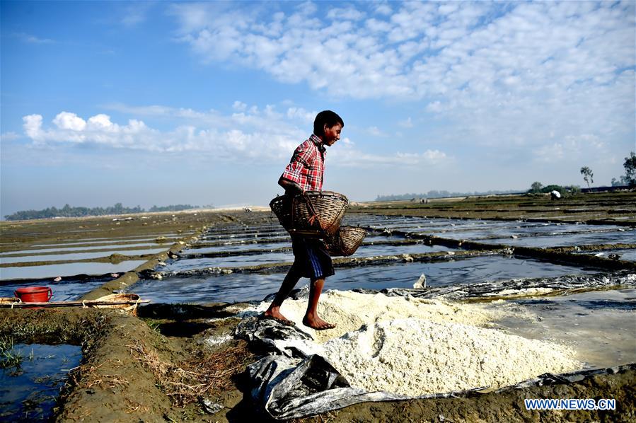 BANGLADESH-COX'S BAZAR-SALT PRODUCTION