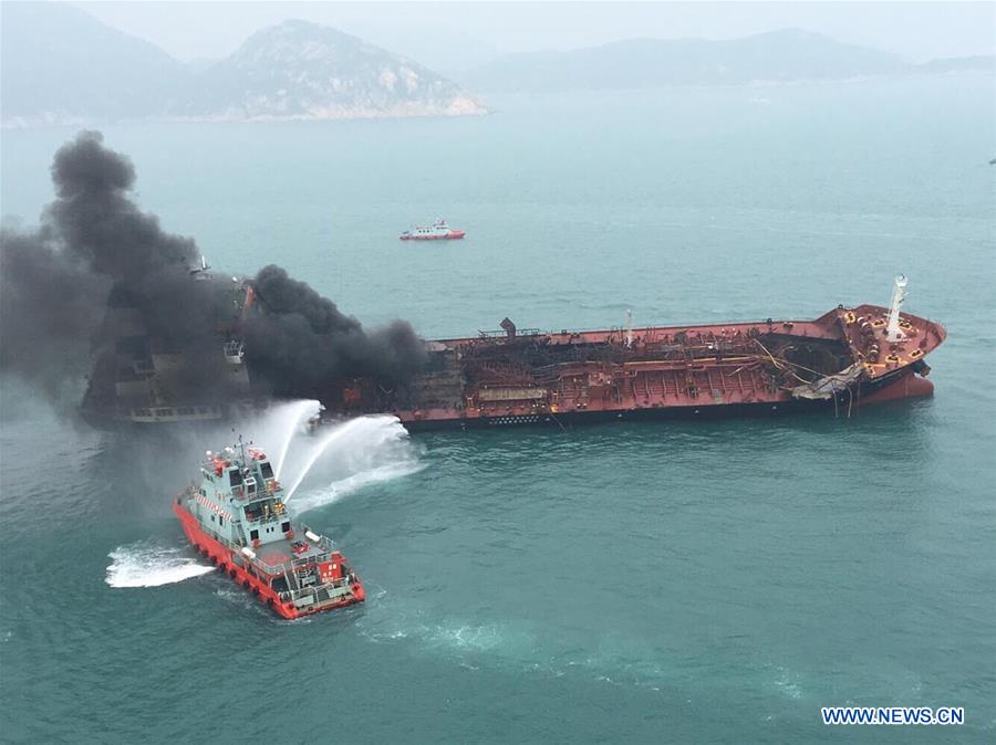 CHINA-HONG KONG-LAMMA ISLAND-OIL TANKER BLAZE (CN)