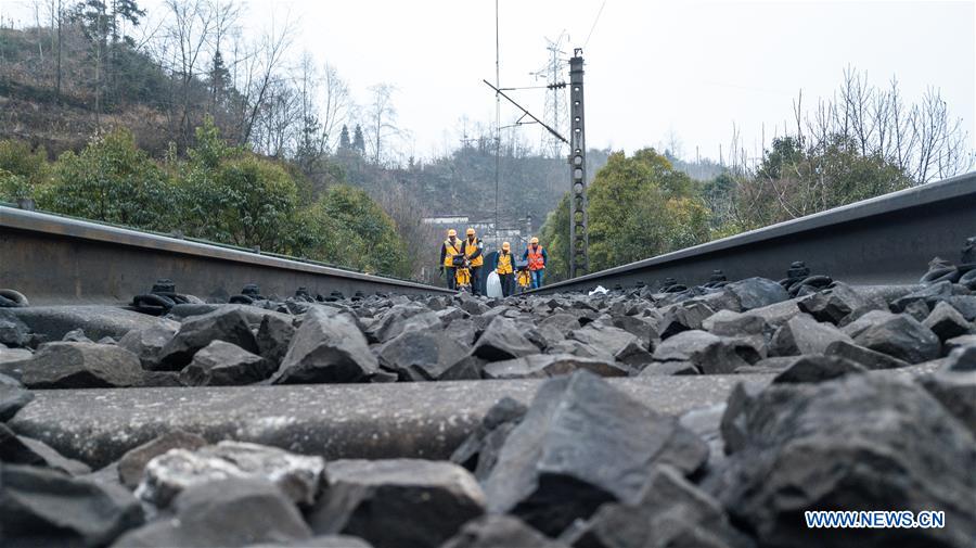 CHINA-GUIZHOU-SPRING FESTIVAL-RAILWAY TECHNICIANS (CN)