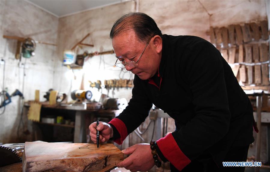 CHINA-ANHUI-WOODEN POT-CRAFT (CN)