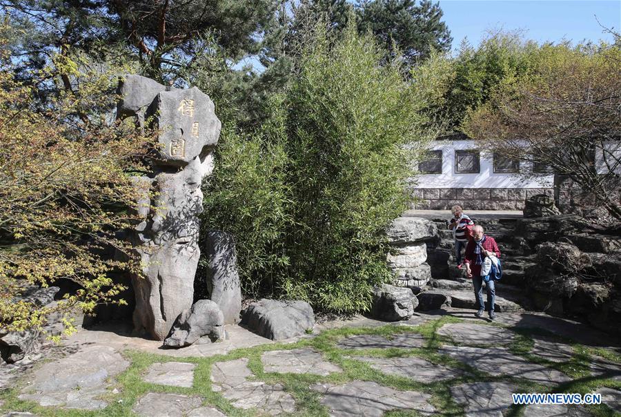 GERMANY-BERLIN-GARDENS OF THE WORLD-CHINESE GARDEN