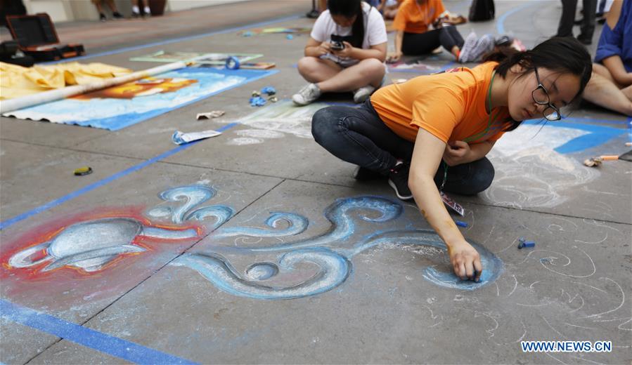 U.S.-LOS ANGELES-CHALK FESTIVAL