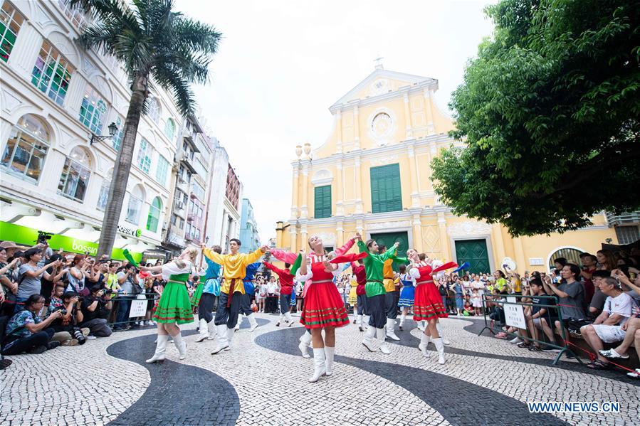 CHINA-MACAO-INT'L YOUTH DANCE FESTIVAL-PARADE (CN)