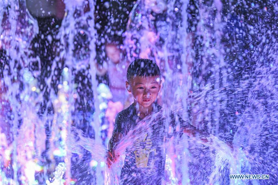 CHINA-CHONGQING-EVENING ECONOMY-NIGHT LIFE (CN)