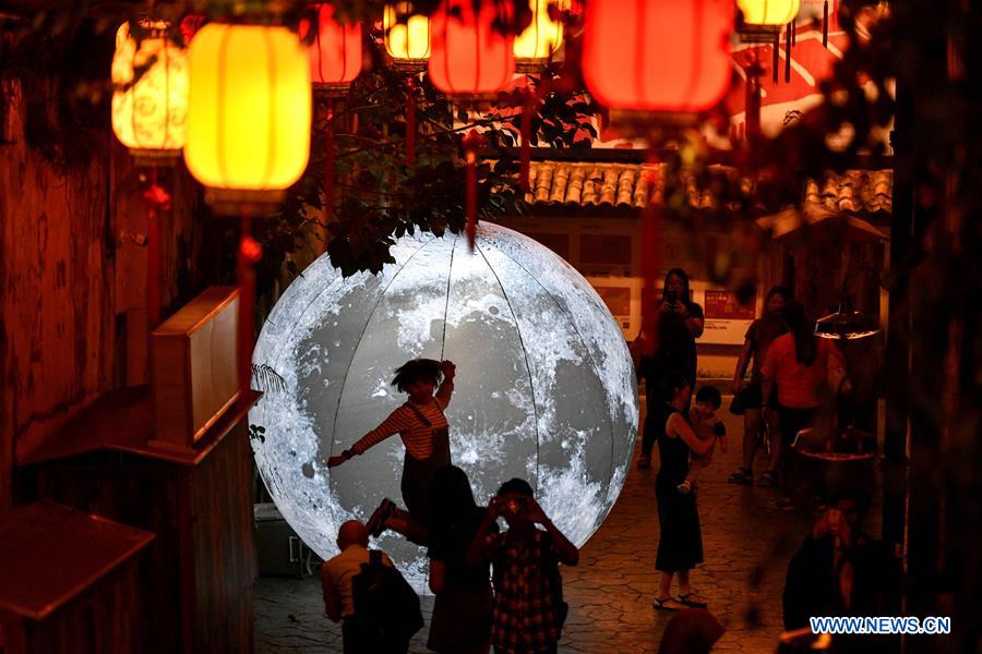 MALAYSIA-KUALA LUMPUR-MID-AUTUMN FESTIVAL-CELEBRATION