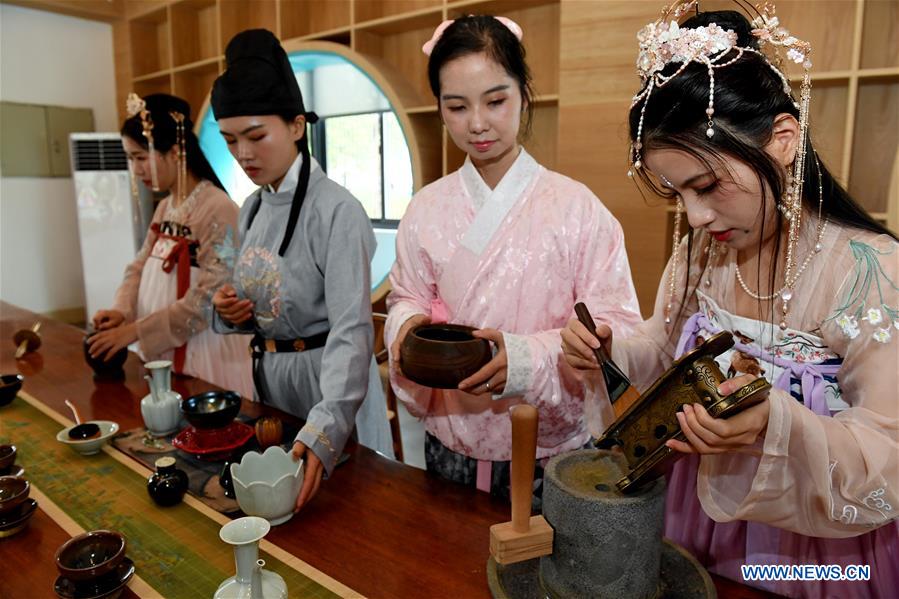 CHINA-FUJIAN-JIANYANG-TRADITIONAL TEA ART (CN)