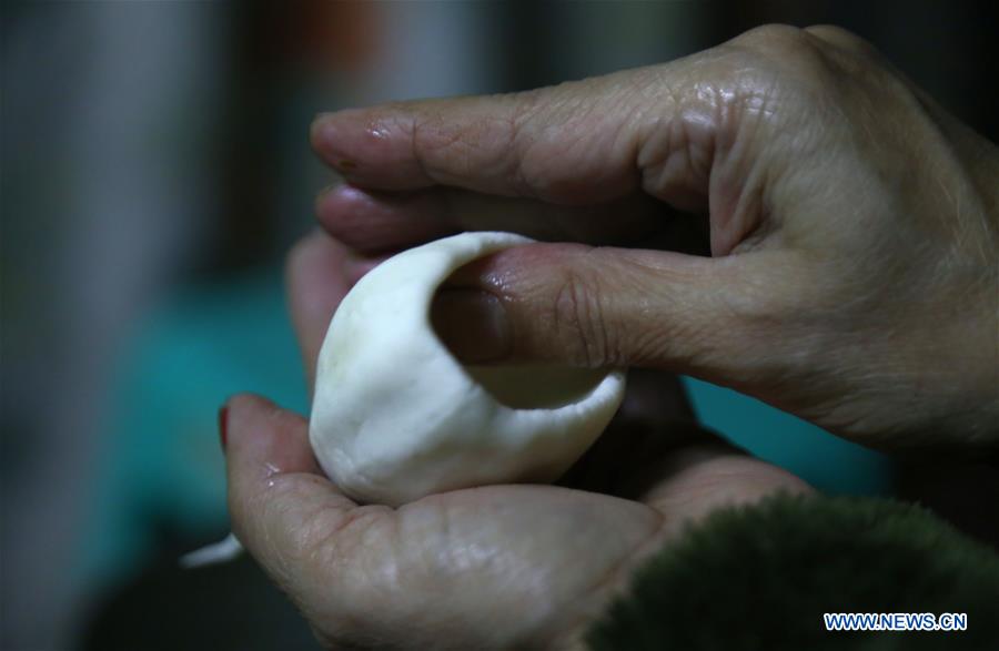 NEPAL-KATHMANDU-FESTIVAL-YOMARI PUNHI-YOMARI MAKING