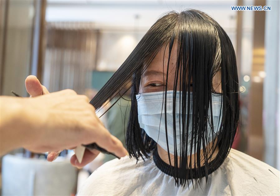 CHINA-HUBEI-WUHAN-LONGTAITOU DAY-MEDICAL STAFF-HAIRCUT (CN)