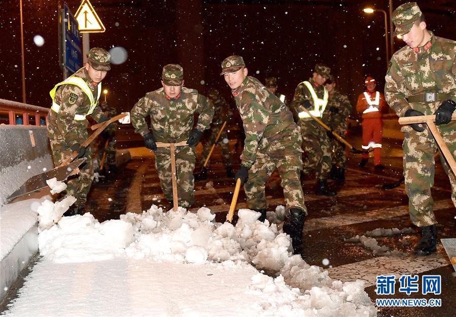 （新华全媒头条）（1）雨雪冰冻中，他们奋力前行——基层党员干群抗击冰雪灾害纪实