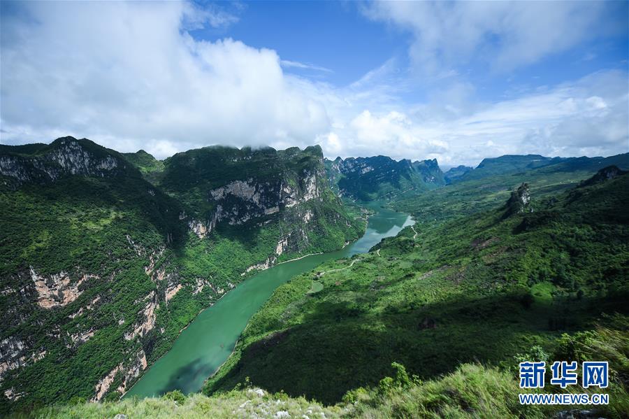 （美丽中国）（3）雄浑北盘江 景色美如画