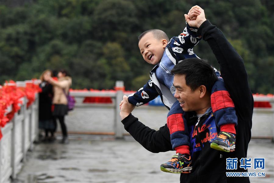 （新华全媒头条·图文互动）（辉煌60年·壮美新广西）（11）大开放引领历史性跨越——从壮乡巨变看中国发展的力量