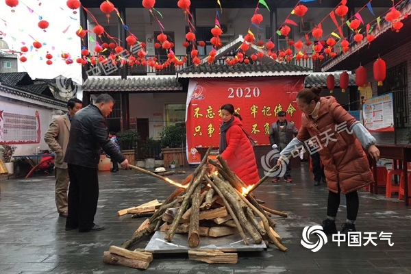 华南雨中降温 华北黄淮霾反复