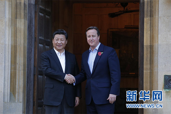 10月22日，国家主席习近平在契克斯首相乡间别墅同英国首相卡梅伦再次会晤。新华社记者 鞠鹏 摄